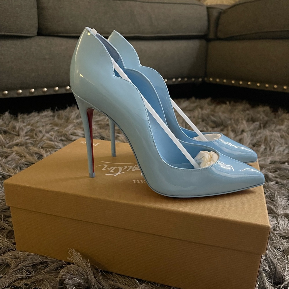 Christian Louboutin's Hot Chick 100 size 37